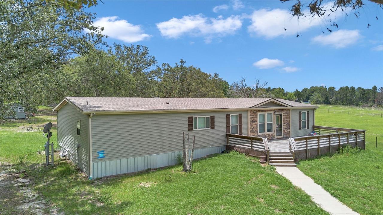 7565 Dewey Robbins Rd., Howey In The Hills, FL 34737