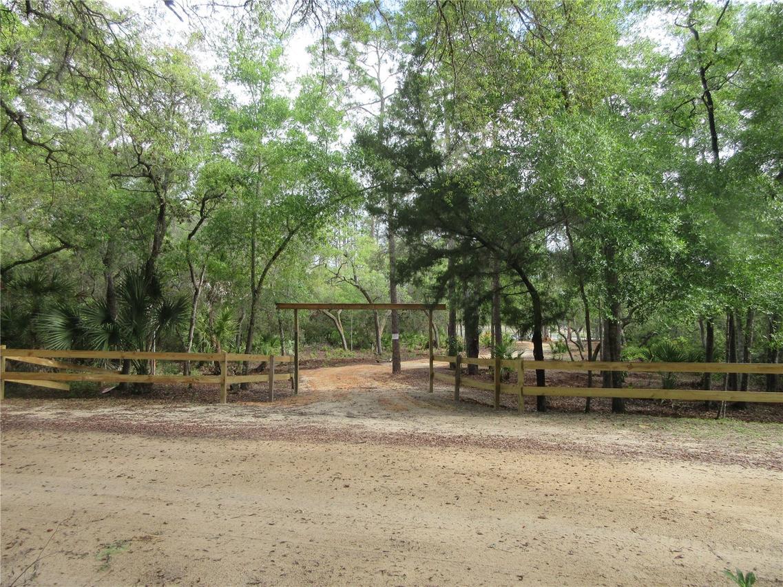 SE 10th St., Silver Springs, FL 34488