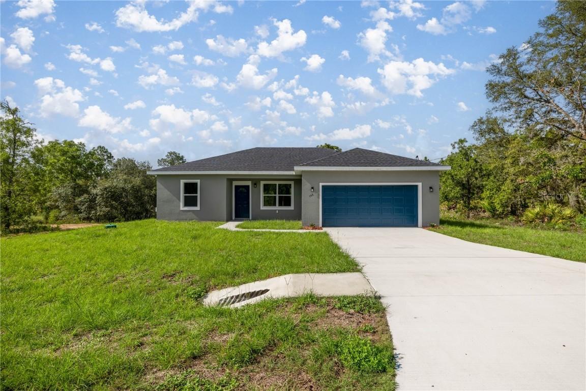 142 Guava Pass, Ocklawaha, FL 32179