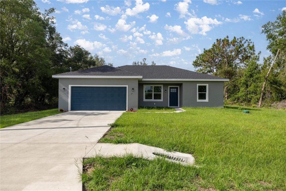75 Guava Ter., Ocklawaha, FL 32179