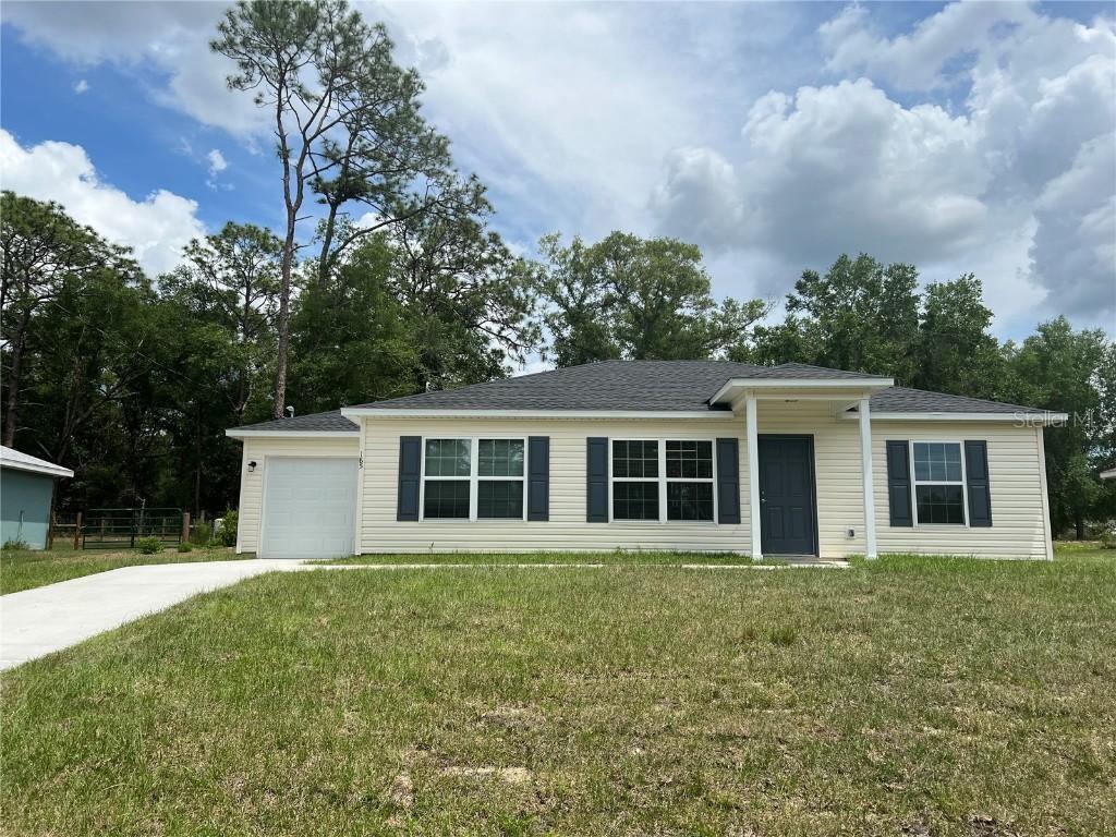 185 Malauka Loop, Ocklawaha, FL 32179