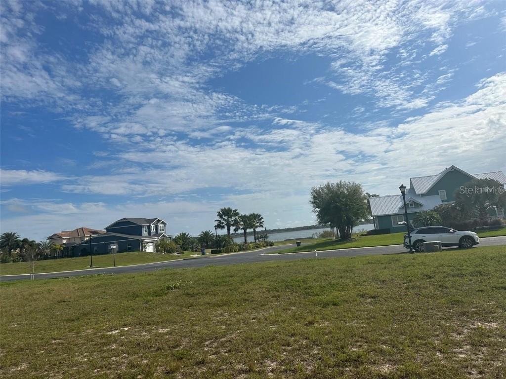 231 Blazing Star Ave., Lake Alfred, FL 33850