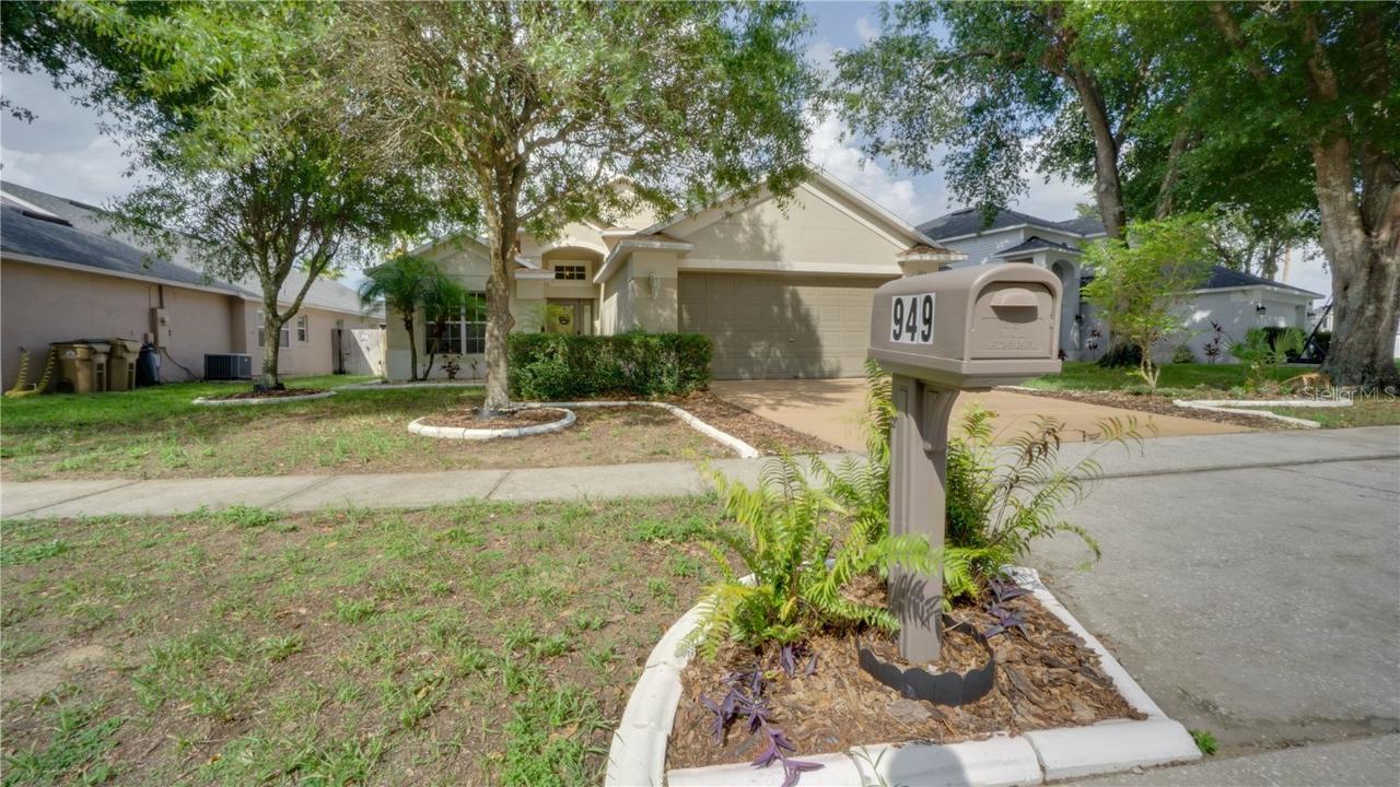 949 Woodsong Way, Clermont, FL 34714