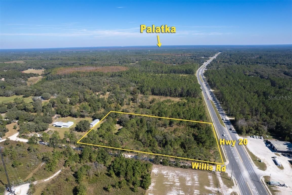 108 Willis Rd., Interlachen, FL 32148