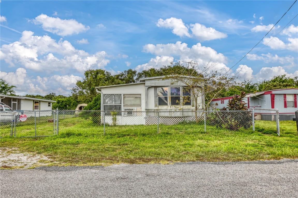 104 Douglas St., Edgewater, FL 32141