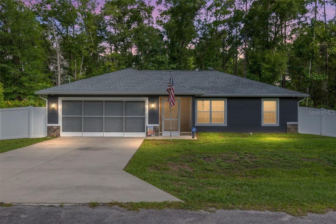 6 Sequoia Loop, Ocklawaha, FL 32179