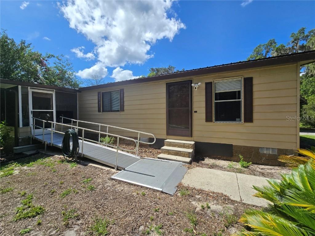 11955 SE 135th Ave., Ocklawaha, FL 32179