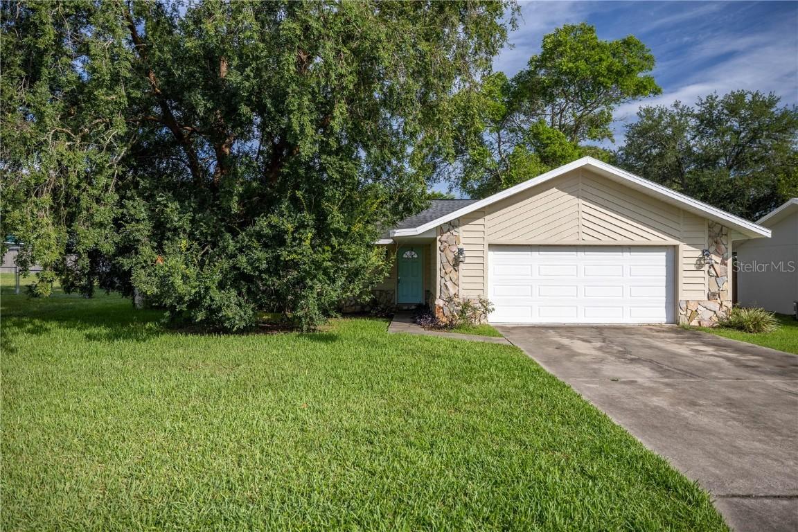 42 Almond Dr., Ocala, FL 34472