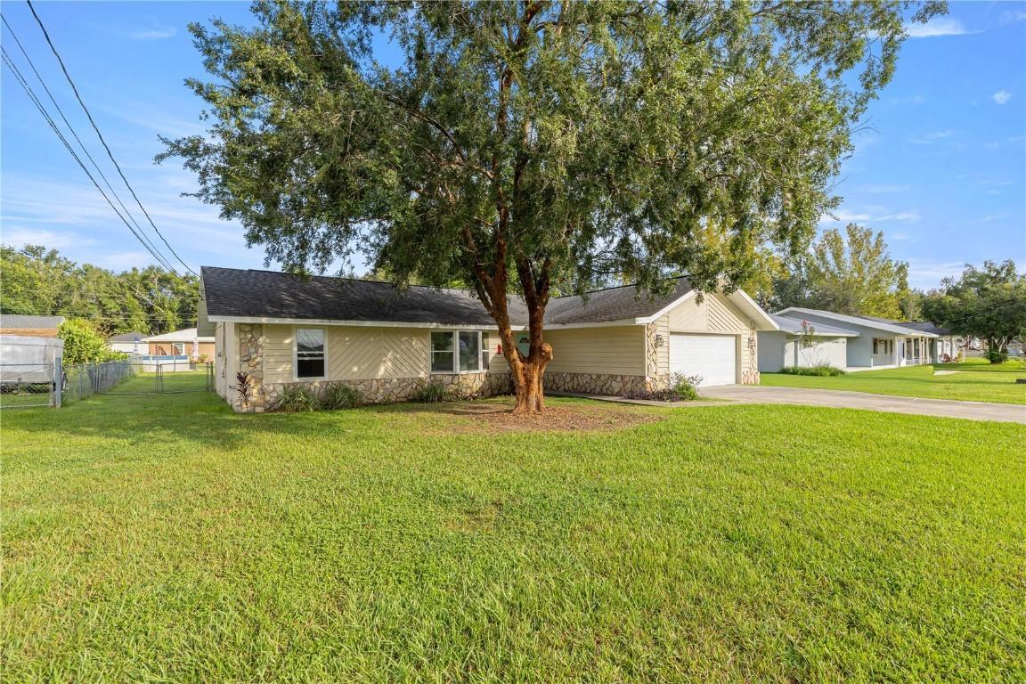 42 Almond Dr., Ocala, FL 34472