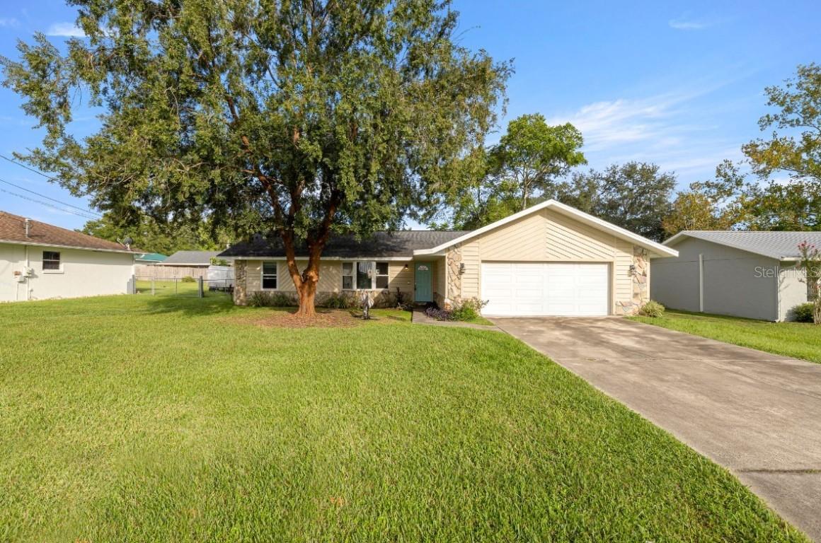 42 Almond Dr., Ocala, FL 34472