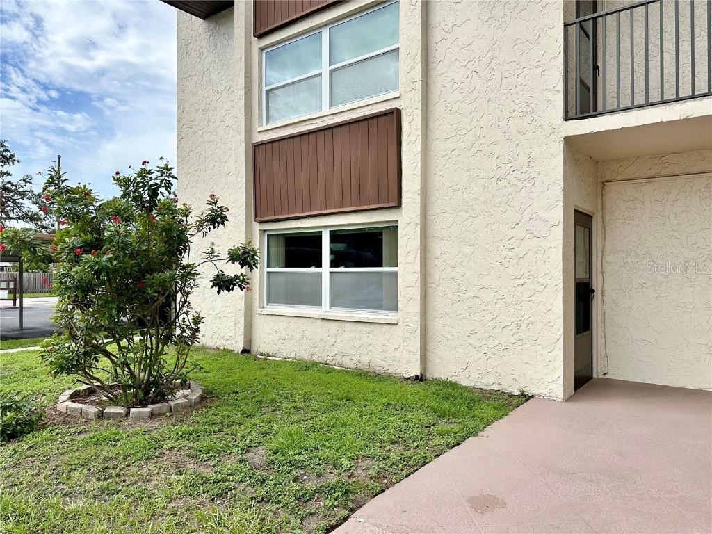208 NE Monroe Cir. #101, St Petersburg, FL 33702