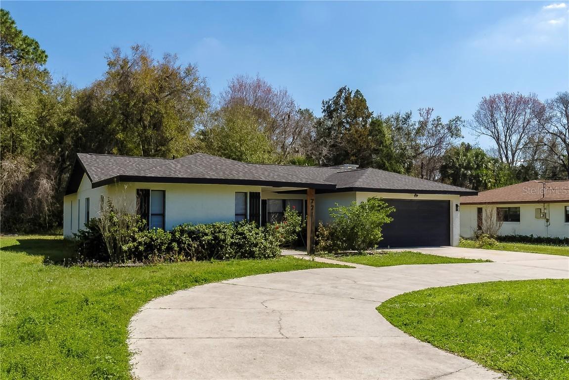 721 N Country Club Dr., Crystal River, FL 34429