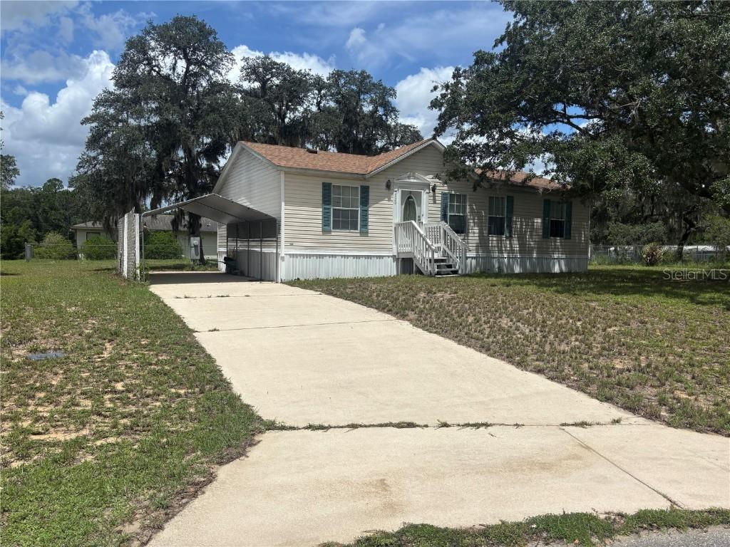 5924 SE 184th Ct., Ocklawaha, FL 32179