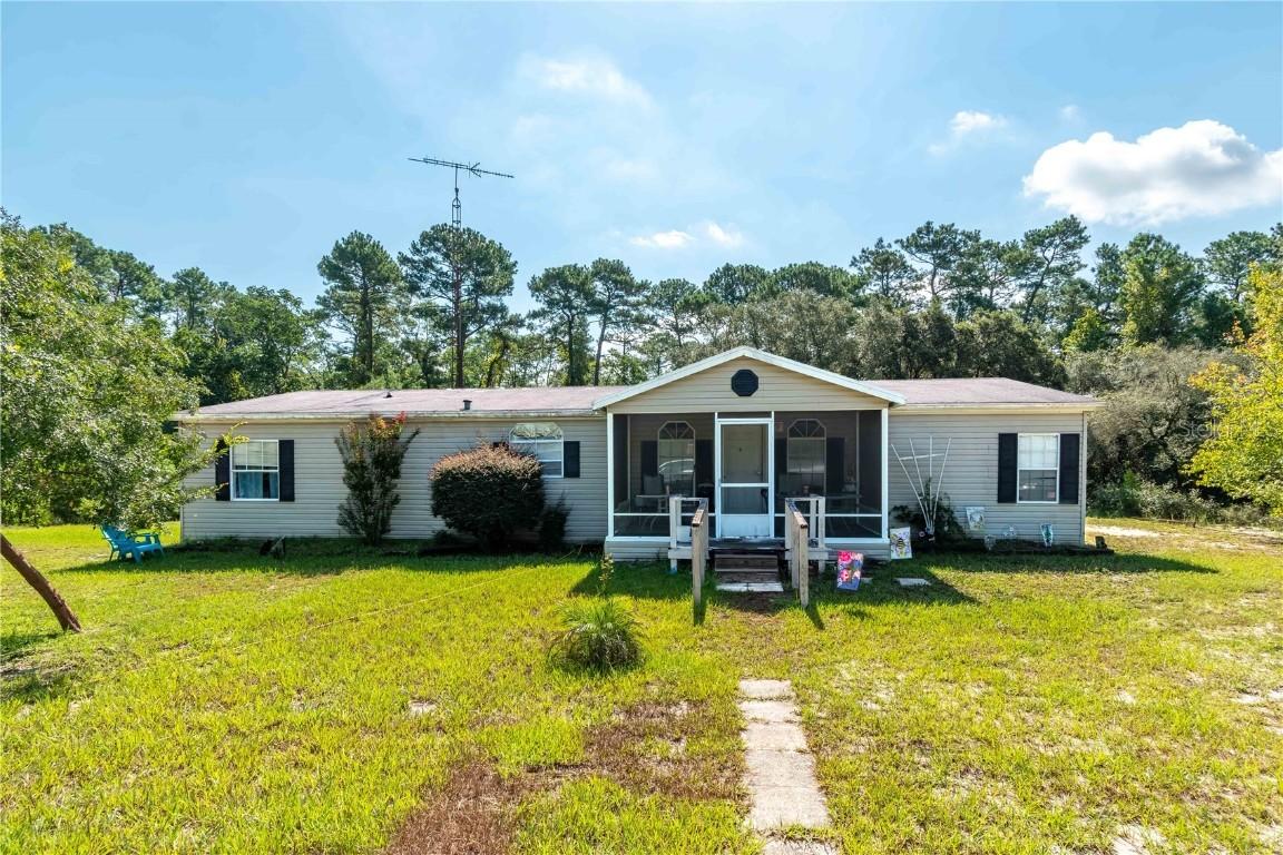 551 Fisher Rd., Ocklawaha, FL 32179