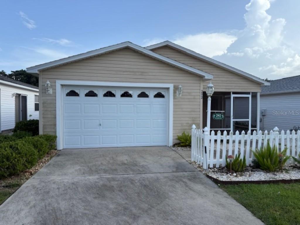 292 Starr Ln., The Villages, FL 32162