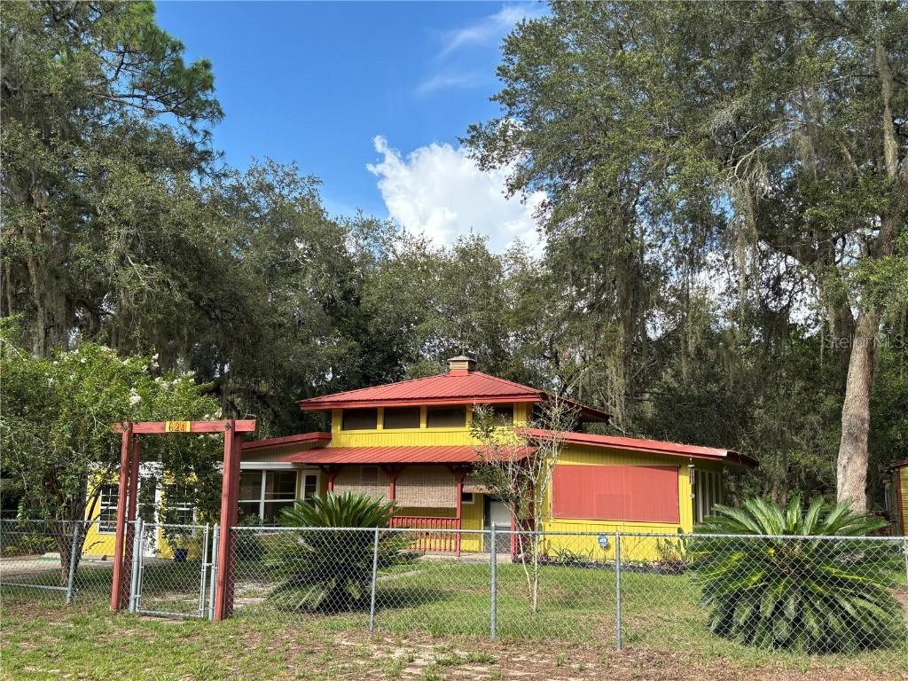 621 NE 165th Ter., Silver Springs, FL 34488