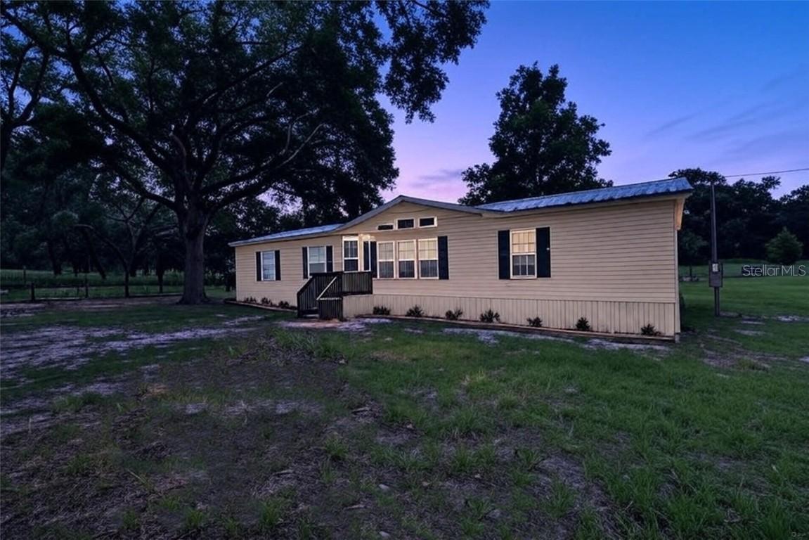 18546 NE 5th Terrace Rd., Citra, FL 32113