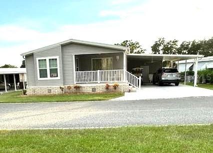 147 Royal Palm Dr., Leesburg, FL 34748
