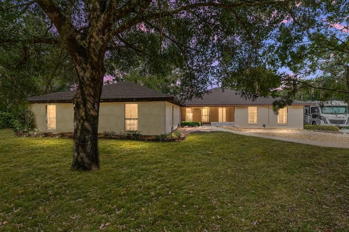 2272 SW Grandview Ave., Dunnellon, FL 34431