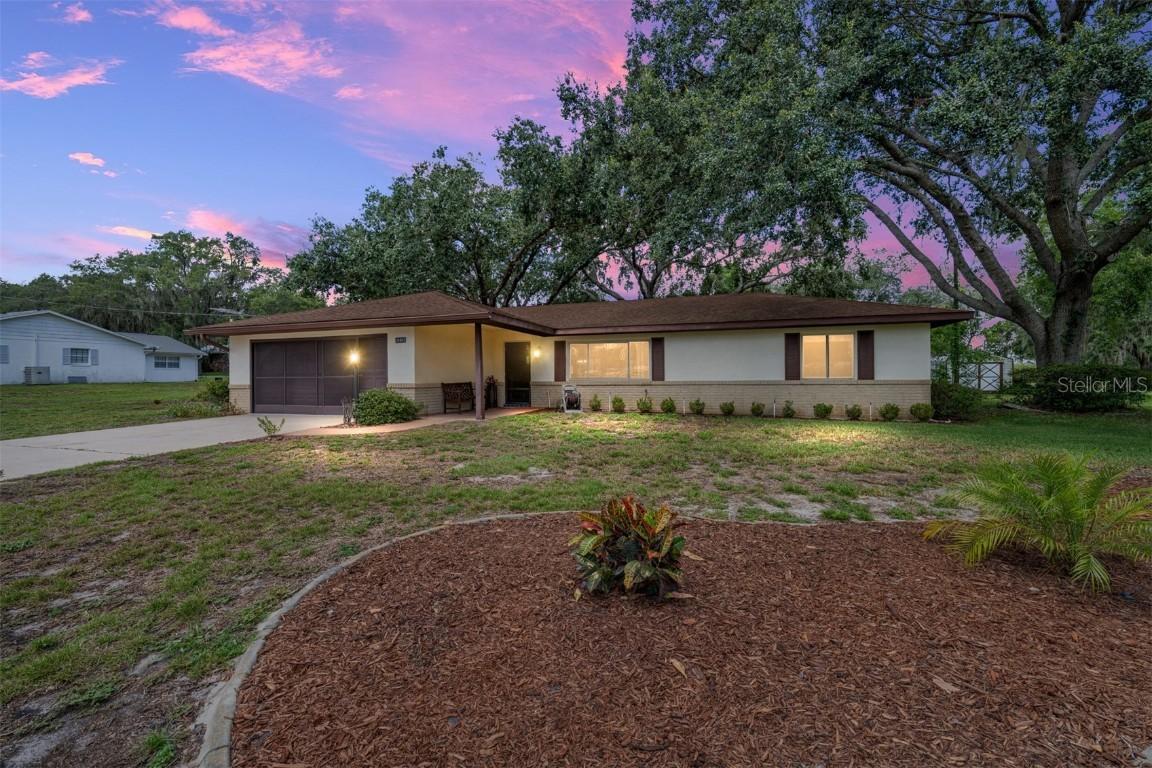 36903 Hilltop Dr., Fruitland Park, FL 34731