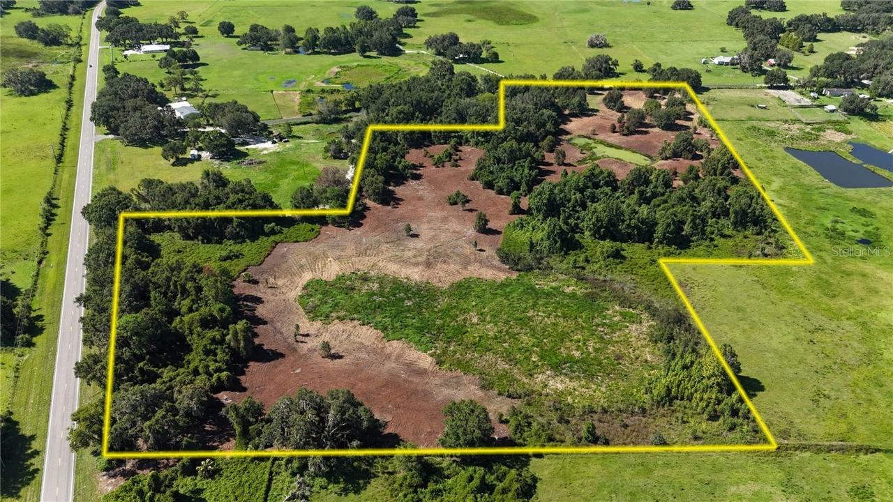 Cr 736, Center Hill, FL 33514