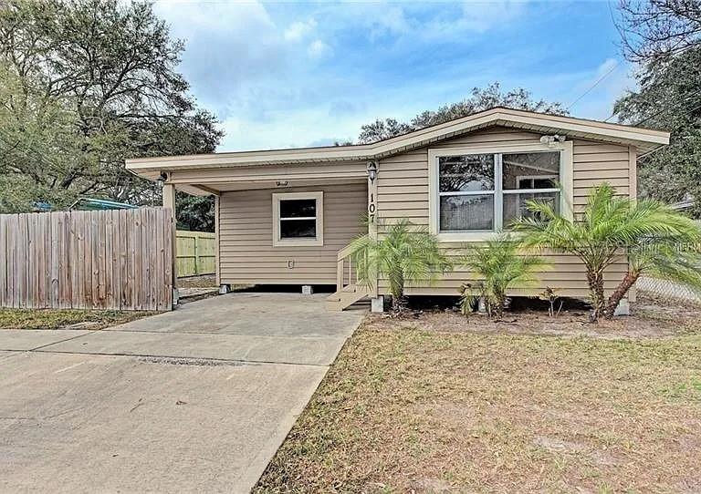 107 6th St., Largo, FL 33770