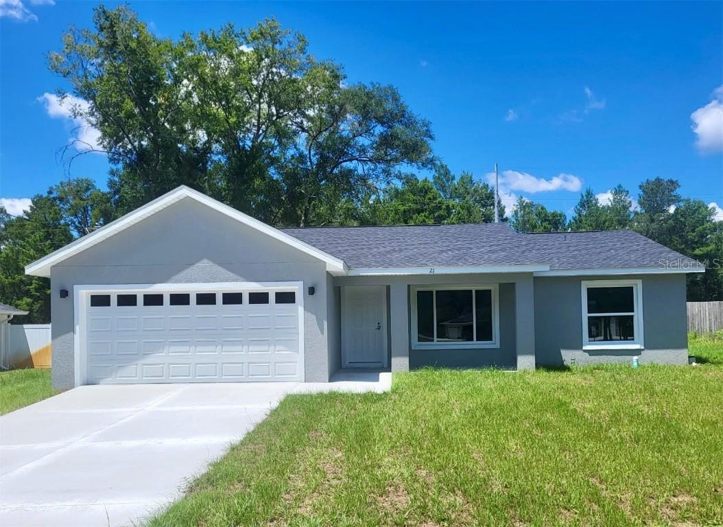 21 Bay Ter., Ocklawaha, FL 32179