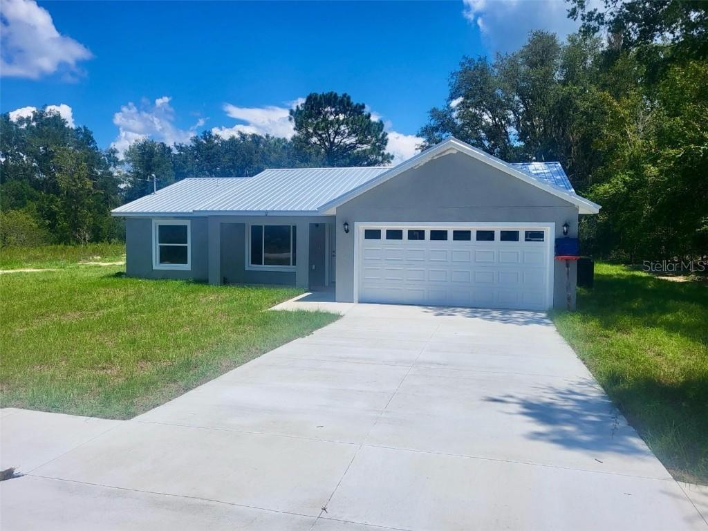 17 Malauka Loop Pl., Ocklawaha, FL 32179