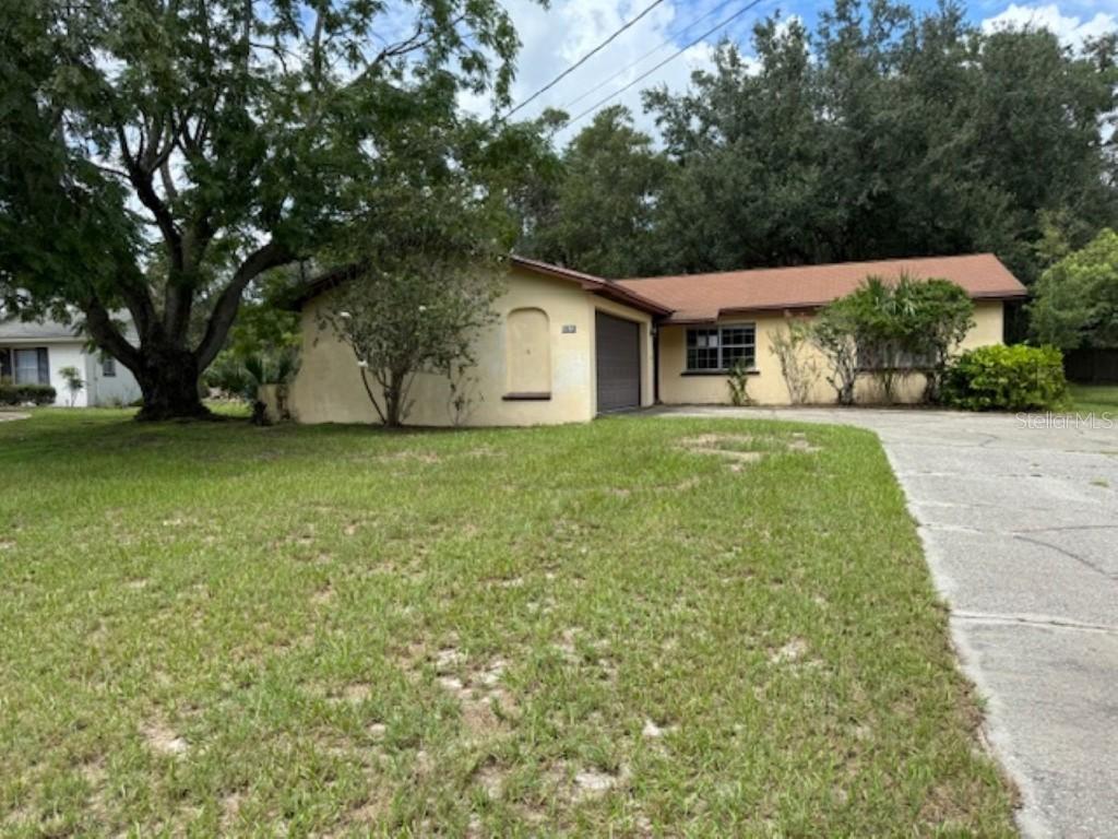1639 Spring Lake Rd., Fruitland Park, FL 34731