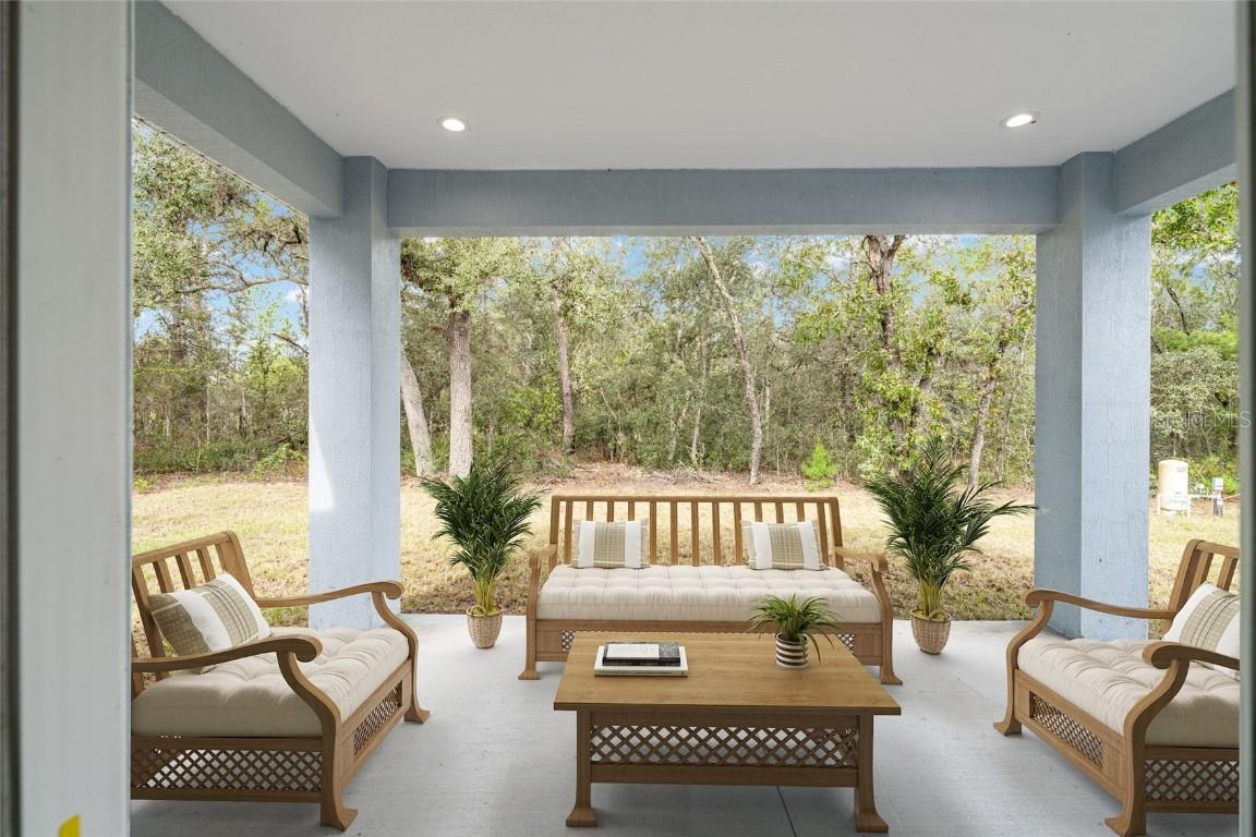 63 Guava Place Dr., Ocklawaha, FL 32179