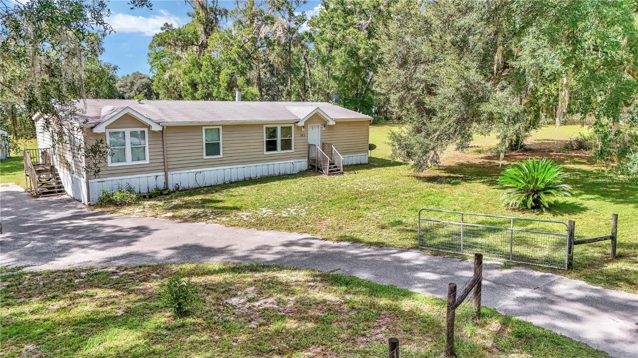 7812 W Laura St., Dunnellon, FL 34433