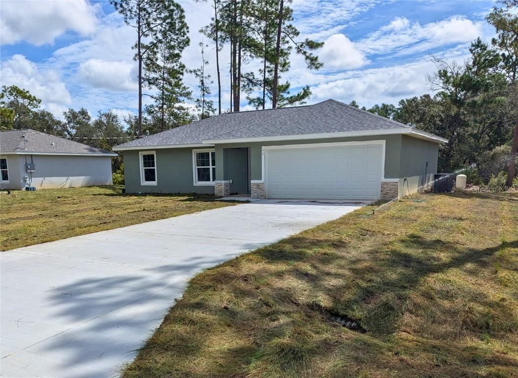 75 Fisher Trace Dr., Ocklawaha, FL 32179