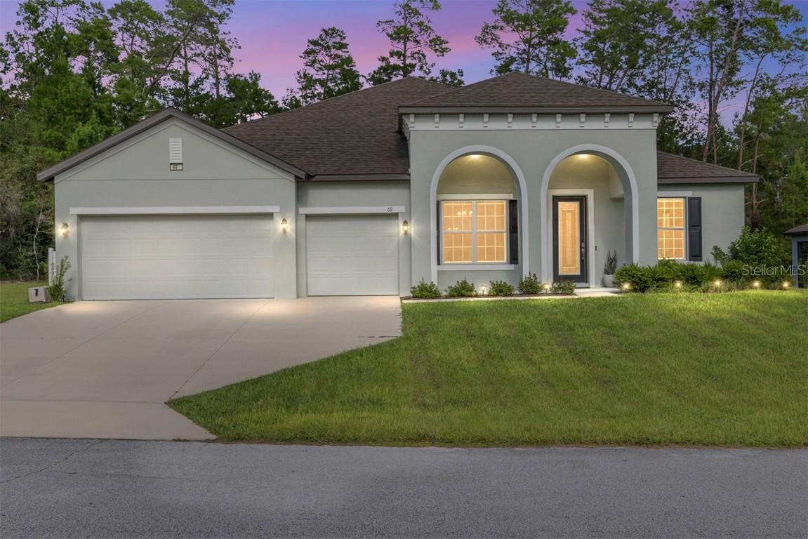 69 Grass St., Homosassa, FL 34446