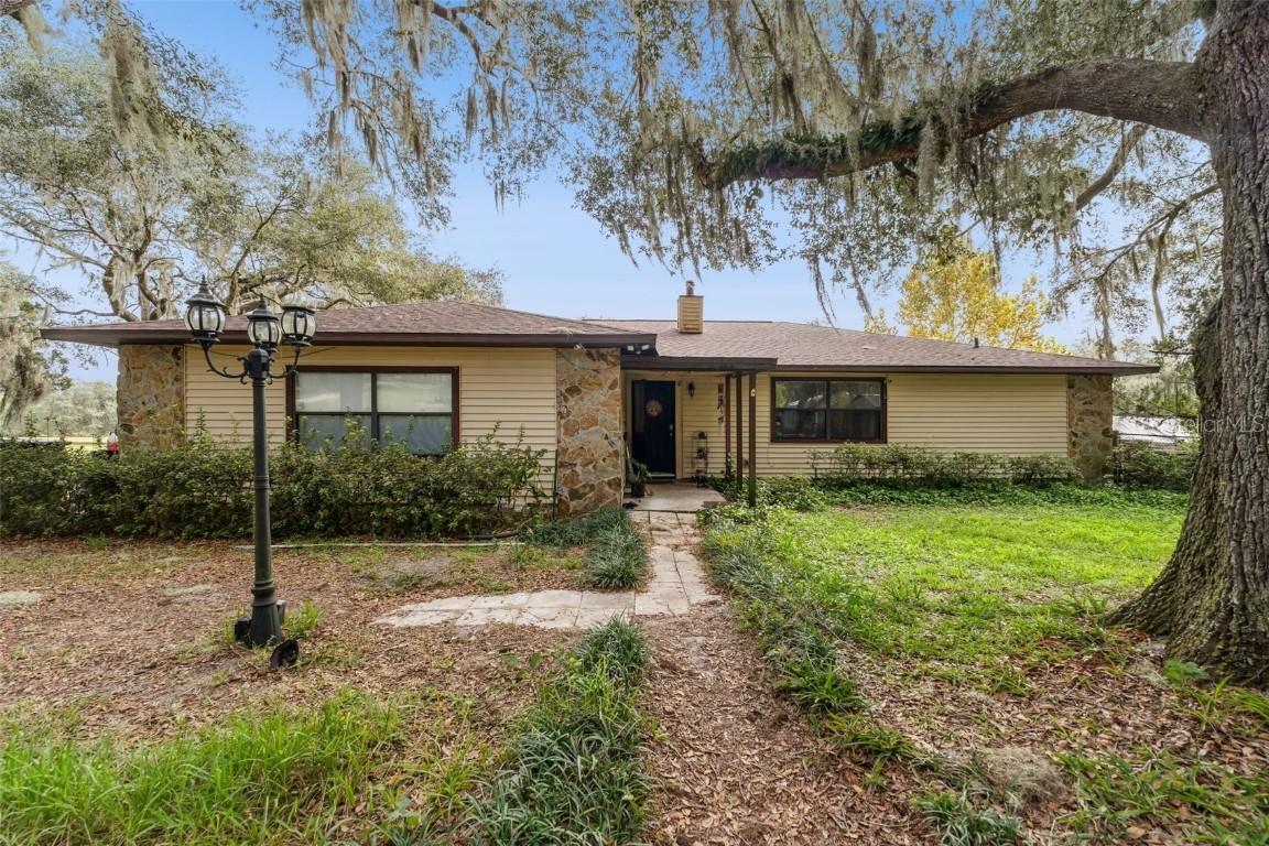 5781 S Crater Lake Cir., Keystone Heights, FL 32656