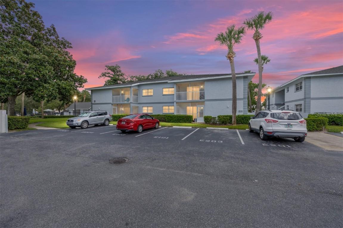 588 Fairways Ln. #E101, Ocala, FL 34472