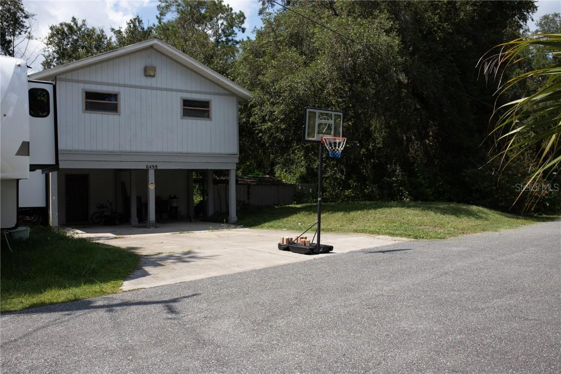 6498 SE 167th Ct., Ocklawaha, FL 32179