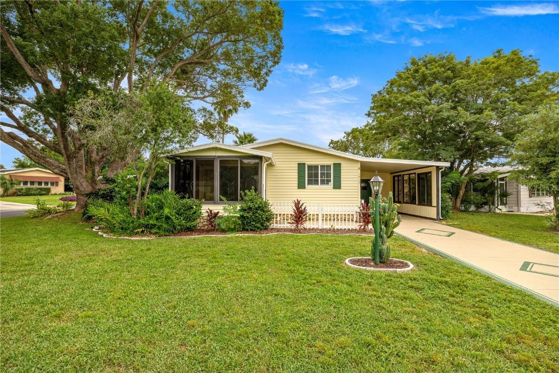 1013 Ann Ave., Lady Lake, FL 32159
