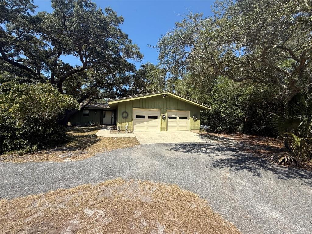 17 S Bayshore Dr., Eastpoint, FL 32328