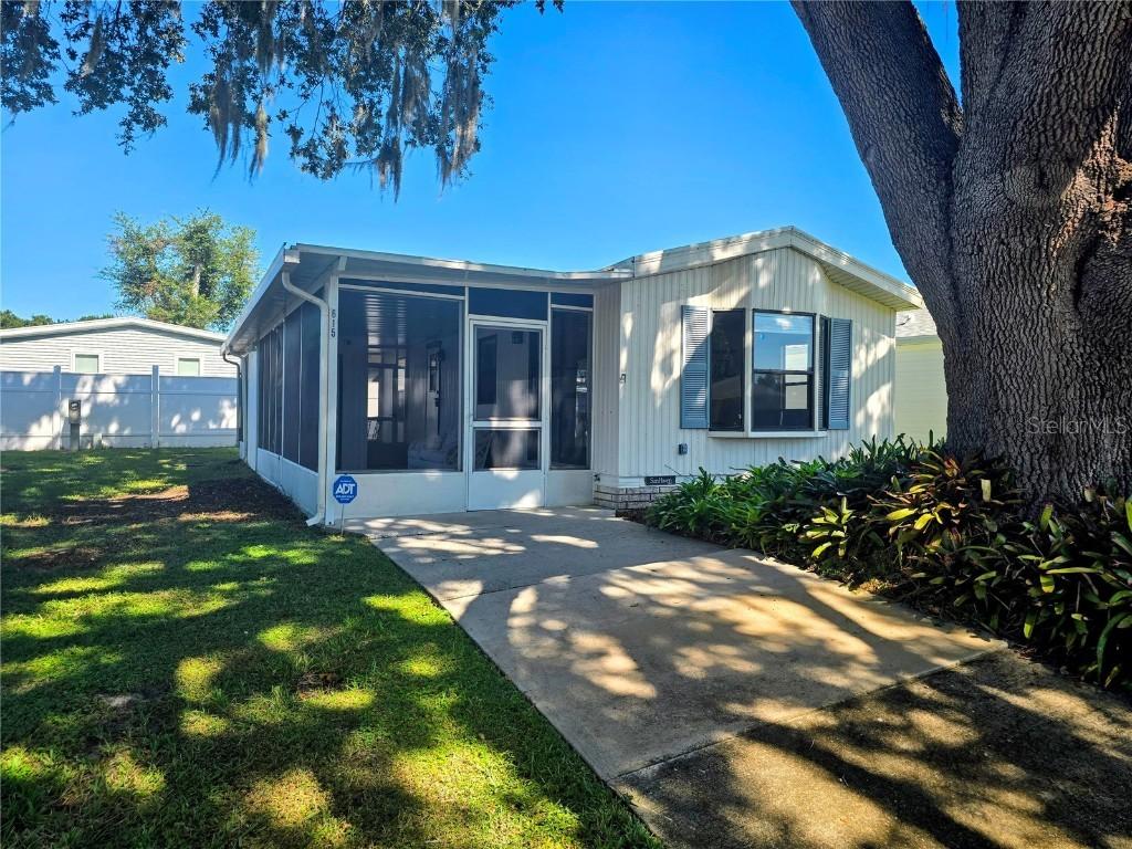 615 NE Cottage Park Ln., Leesburg, FL 34748