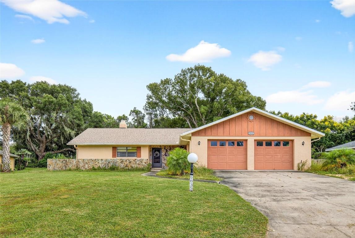 9835 Wedgewood Ln., Leesburg, FL 34788