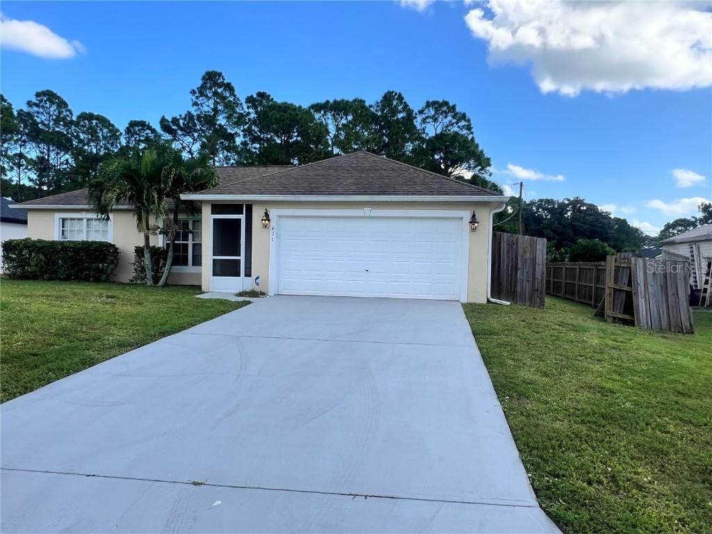 421 NW Helicon Ave., Palm Bay, FL 32907