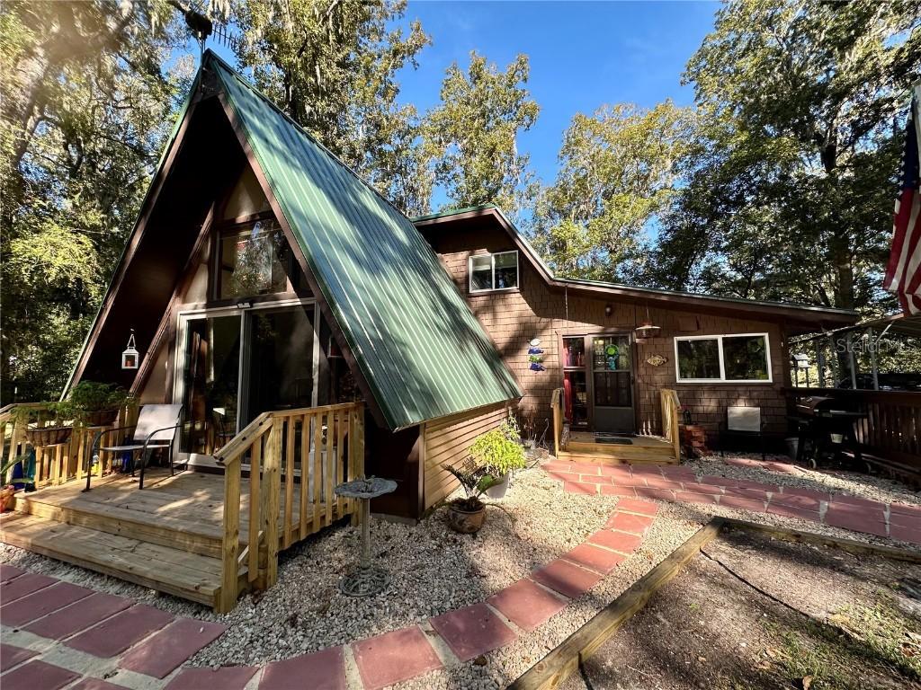 9240 Carolina Way, Fanning Springs, FL 32693