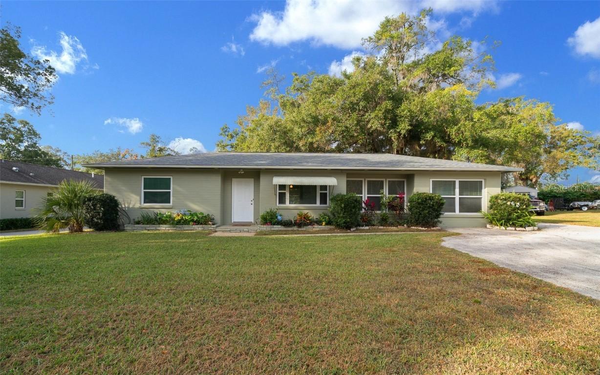 2810 SE Lake Weir Ave., Ocala, FL 34471