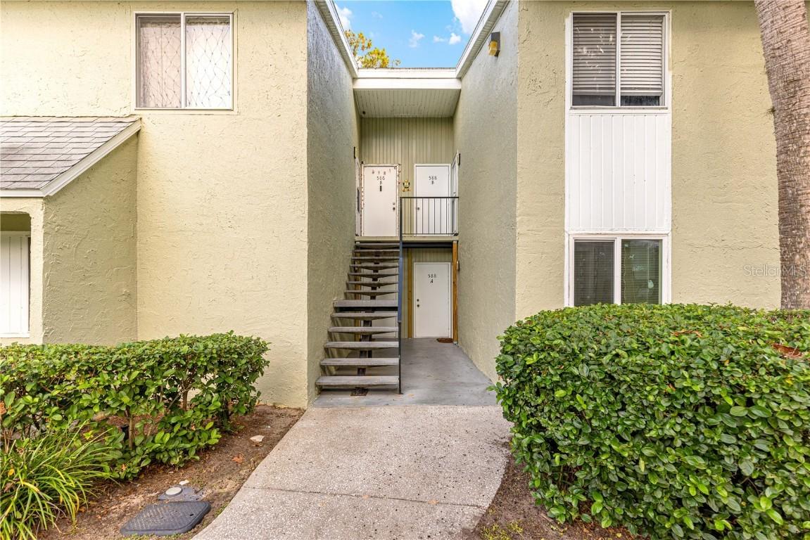 586 Fairways Cir. #A, Ocala, FL 34472