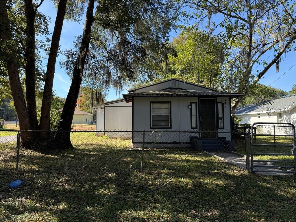 718 NW 22nd Ave., Ocala, FL 34475