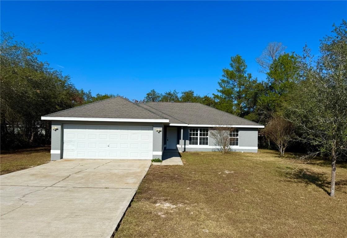 7 Malauka Pass Ln., Ocklawaha, FL 32179