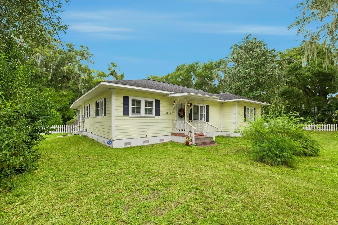5915 Avenue F Ave., Mc Intosh, FL 32664