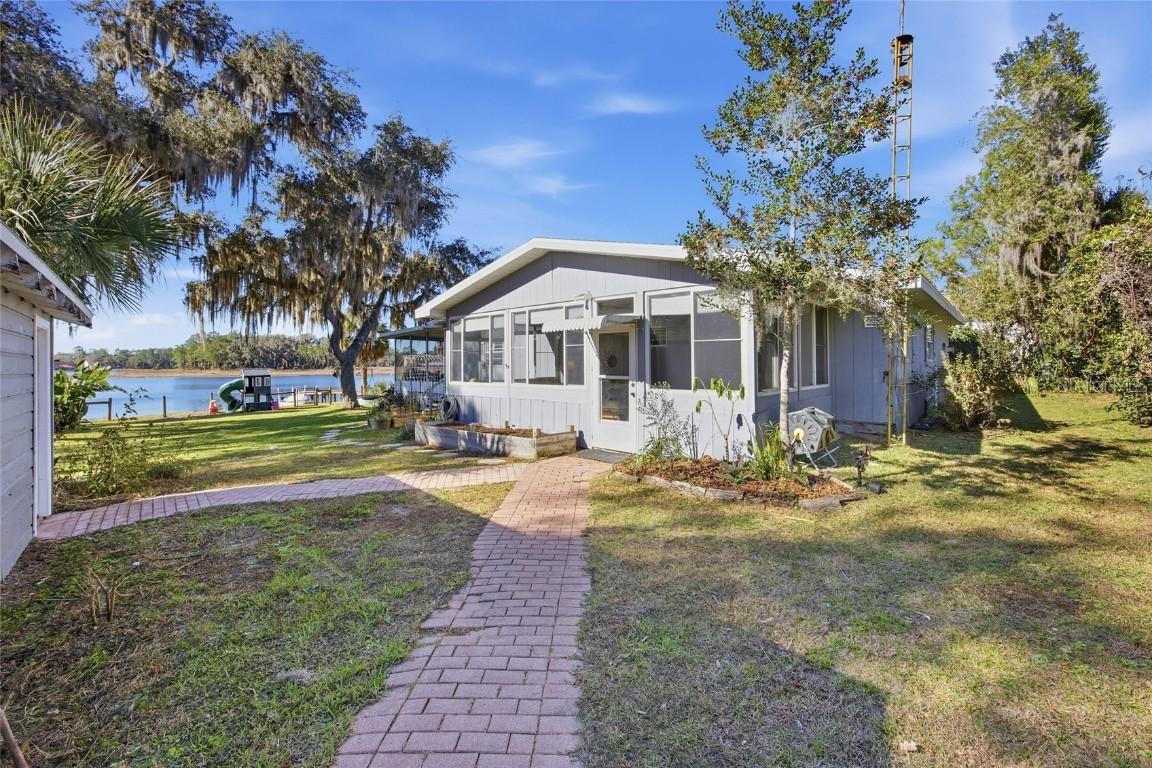 10550 NE 222nd Place Rd., Fort Mc Coy, FL 32134