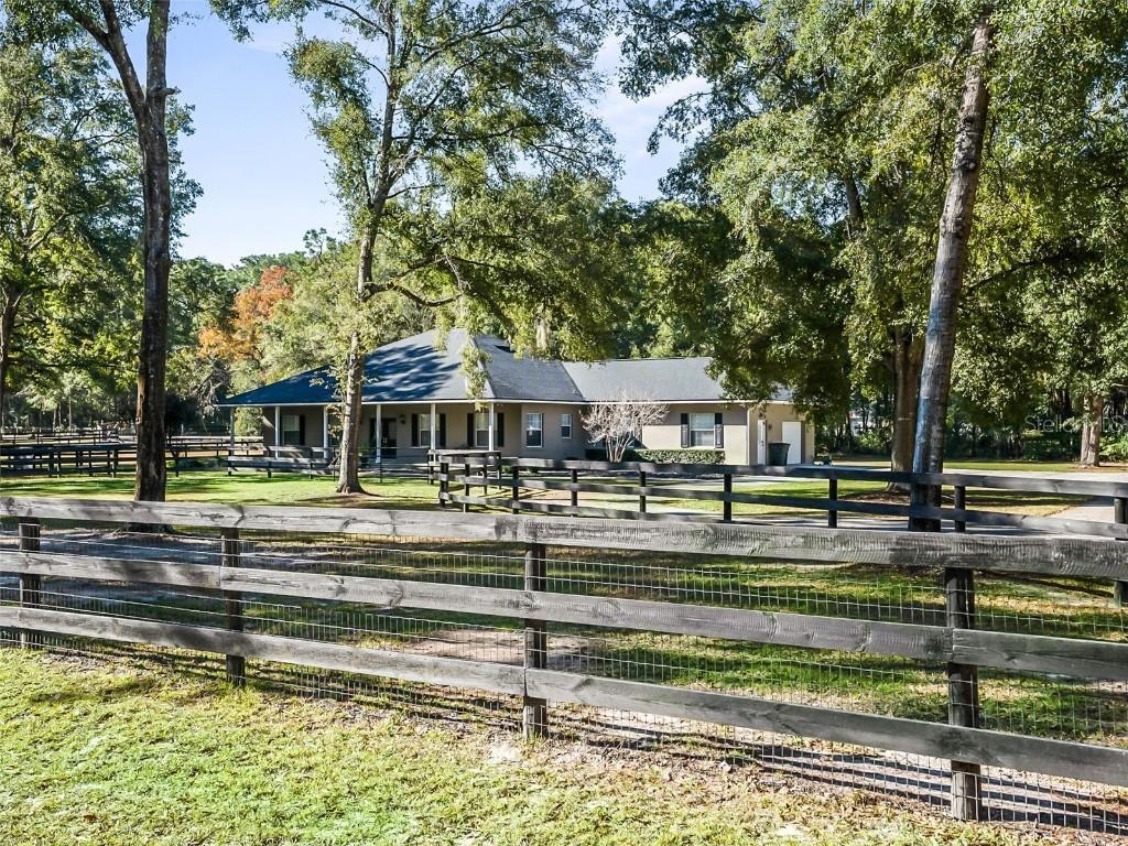 880 NW 70th Ter., Ocala, FL 34482