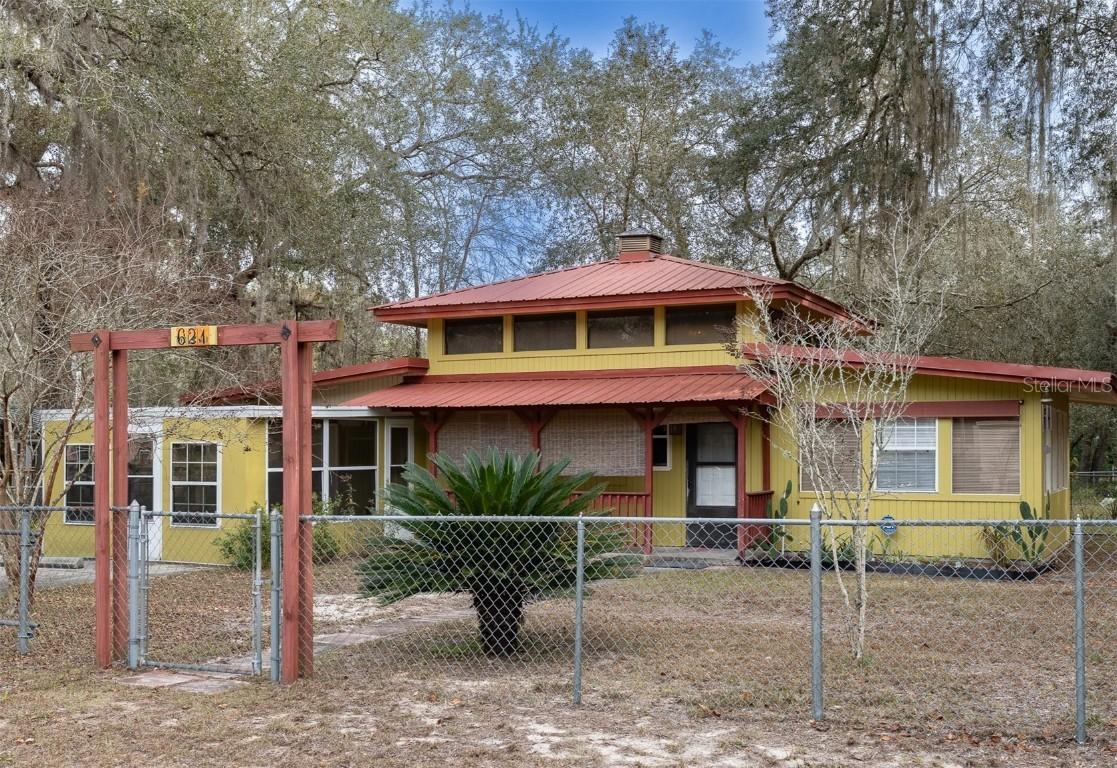 621 NE 165th Ter., Silver Springs, FL 34488